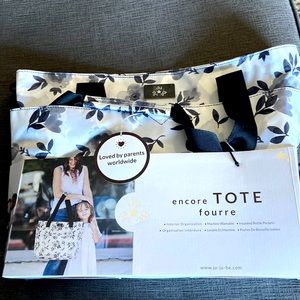 Encore tote NWT